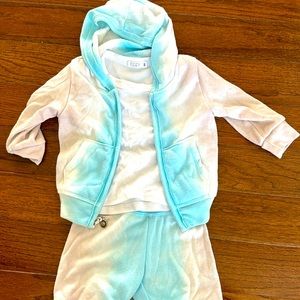 Cozii Infant outfit
